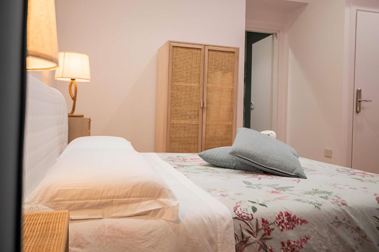 Mareluna Rooms Naples Extérieur photo